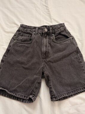 Cotton On Black High-Waisted Bermuda Denim Shorts ✨ Size 2